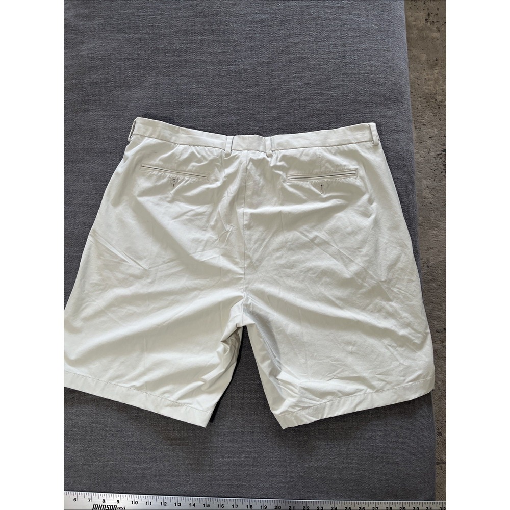 Vineyard Vines OTG Light Beige Performance Shorts Elastic Waist Size 40 - Picture 6 of 7